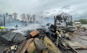 Veliki požar na obali Temze: Čule su se eksplozije